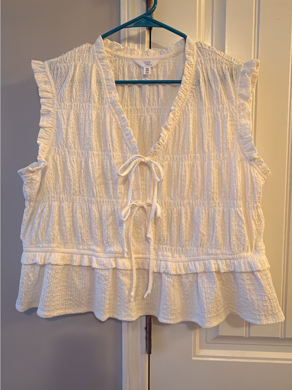 Time and Tru White Ruffled Tie-Front Sleeveless Camisole